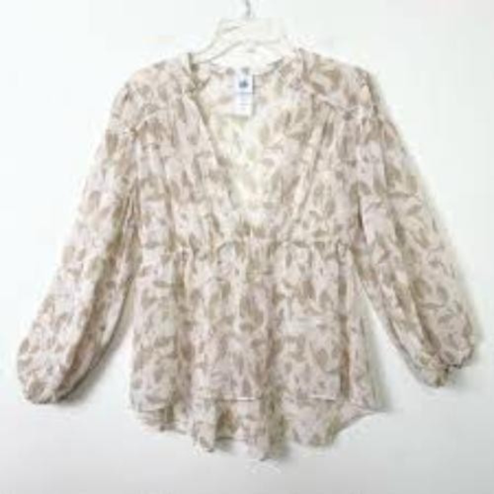 CAbi Blouse Top Women's Medium Beige Floral Ruffle Hem Puff Sleeve Deep‎ V Neck